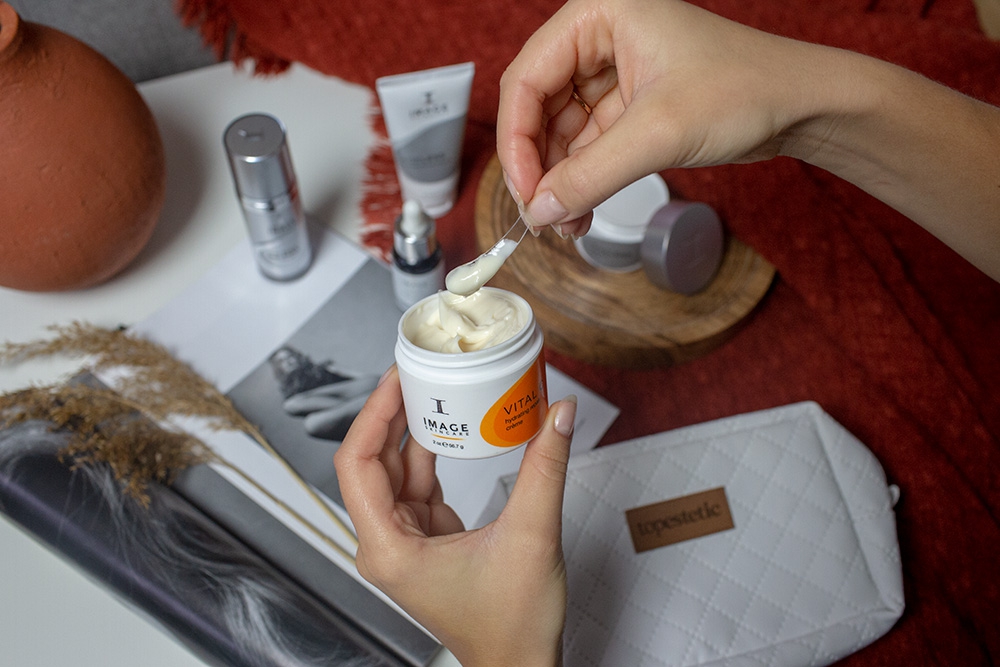 Image Skincare Vital C Hydrating Repair Creme Silnie odżywczy i wygładzający zmarszczki krem z 20% wit. A,C i E 56,7 g