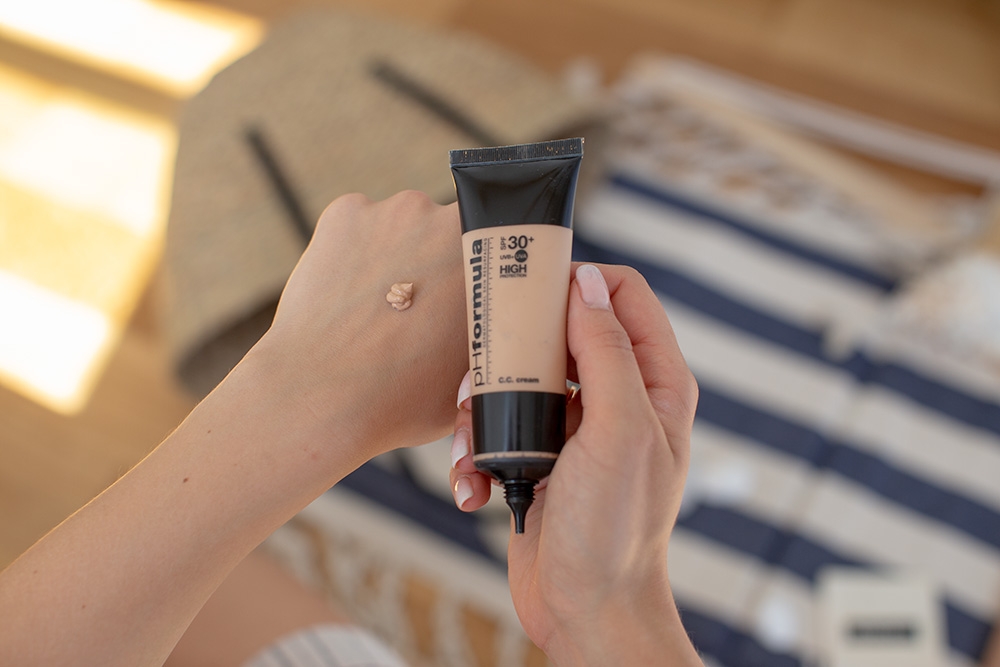 pHformula C.C. Cream SPF 30 PA+++ Krem barwiony ochronny z witaminą C (odcień Medium) 50 ml