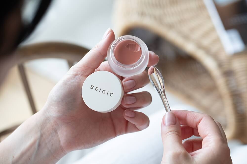 Beigic Flush Lip And Cheek Balm Balsam do ust i policzków (kolor 05 Flat White) 4 g