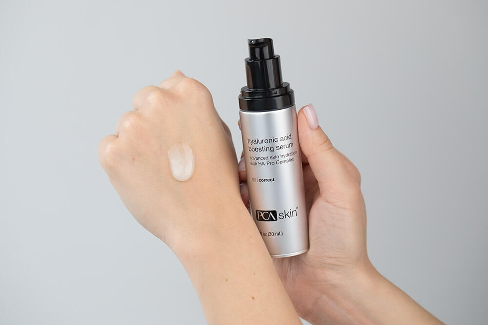 PCA Skin Hyaluronic Acid Boosting Serum Serum o właściwościach intensywnie nawilżających 30 ml