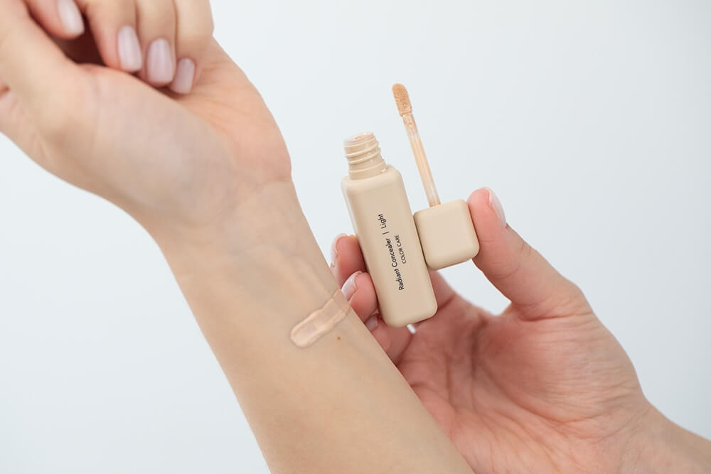 Dermomedica Radiant Concealer Rozświetlający korektor z kompleksem nawilżająco-wygładzającym (kolor Light) 2 ml