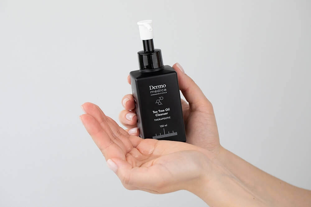 Dermomedica Tea Tree Oil Cleanser Black Edition Olejek myjący ze skwalanem, olejkiem z drzewa herbacianego i olejkiem lawendowym 150 ml