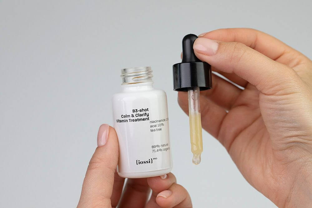 Iossi B3 Shot Calm and Clarify Vitamin Treatment Serum z niacynamidem w aktywnym stężeniu 10% i z wit. C 30 ml