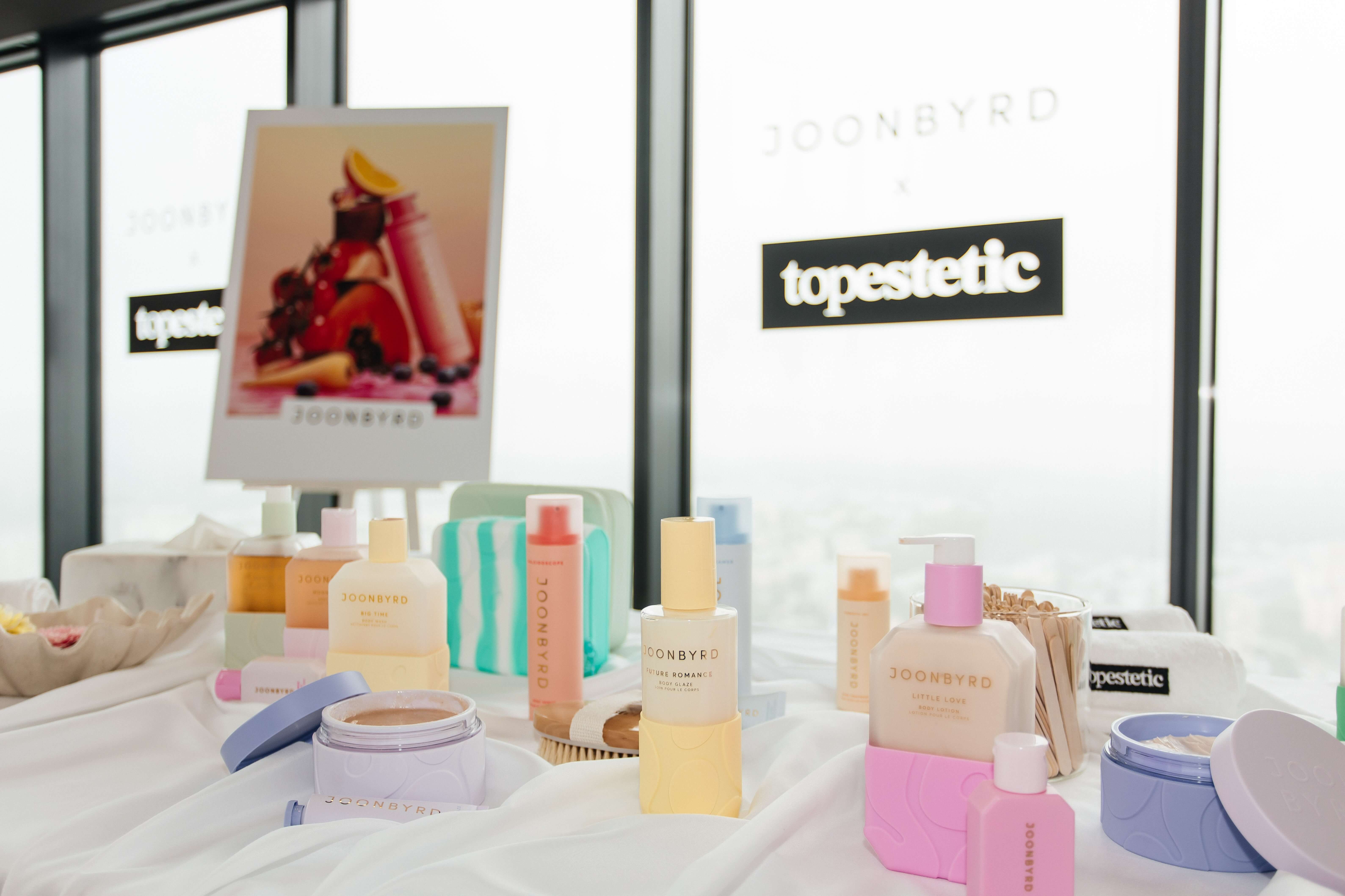 Event Topestetic i marki Joonbyrd