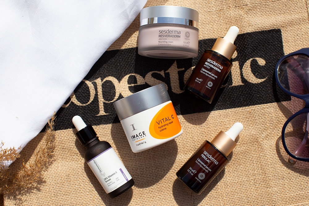 Dermomedica 20% Vitamin C Serum Serum z witaminą C 20%, Argireliną® i kwasem ferulowym 30mlImage Skincare Vital C Hydrating Repair Creme Silnie odżywczy i wygładzający zmarszczki krem z 20% wit. A,C i E 56,7 gSesderma Ferulac Liposomal Serum Serum liposomowe 30 mlSesderma Resveraderm Liposomal Serum Serum liposomowe 30 mlSesderma Resveraderm Facial Cream Krem przeciwstarzeniowy 50 ml