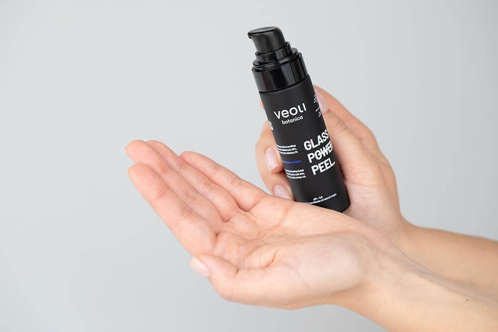 Veoli Botanica Glass Skin Power Peel Nawilżająco - rozświetlający żelowy peeling do twarzy 30 ml
