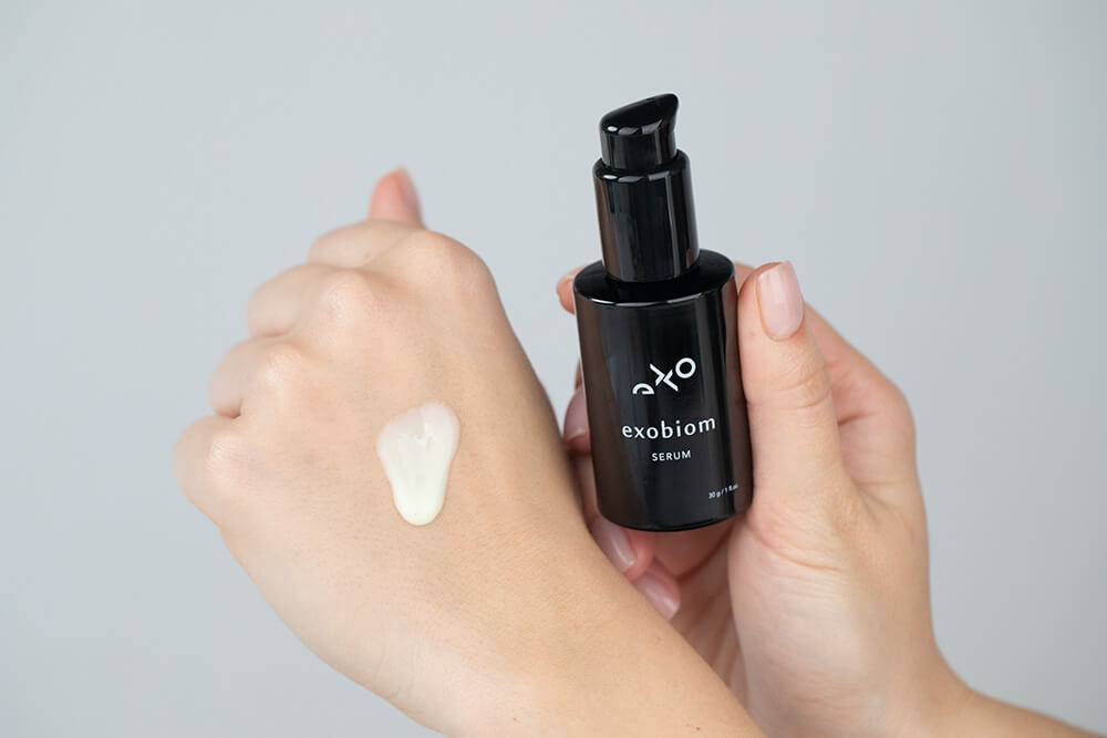 Skin Science Exobiom Serum Biostymulujące przeciwstarzeniowe serum do twarzy i okolic oczu z egzosomami 30 ml