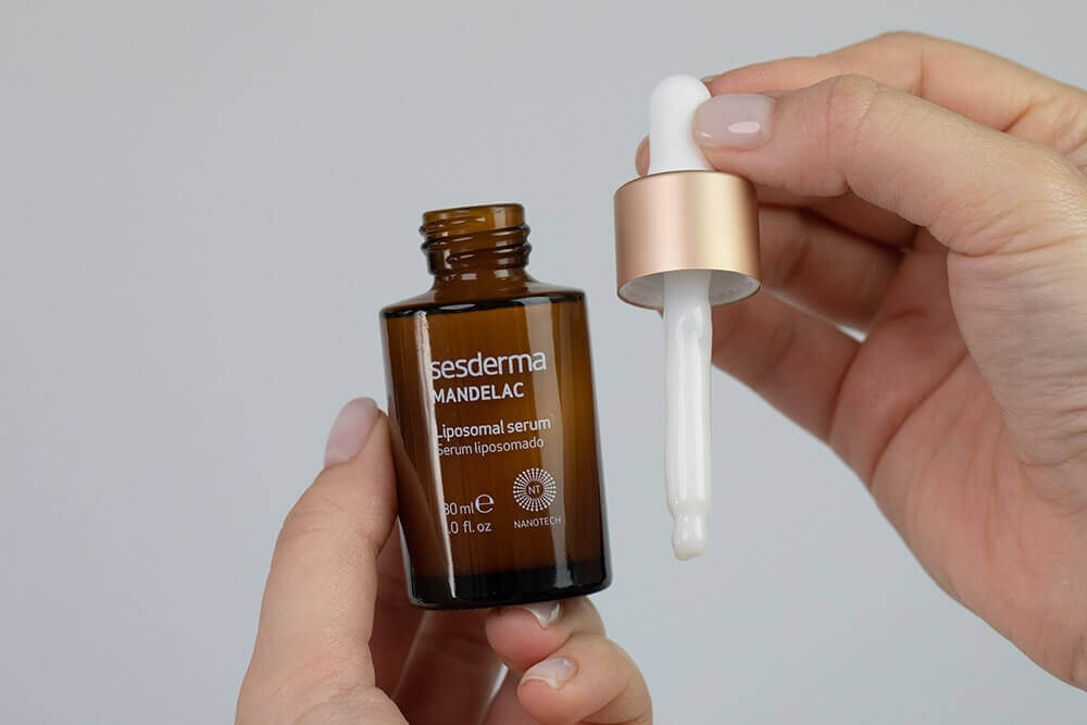 Sesderma Mandelac Liposomal Serum Serum przeciwstarzeniowo - nawilżające 30 ml