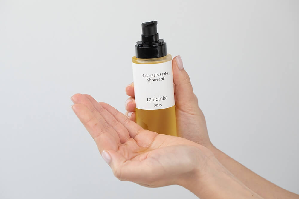 La Bomba Sage Palo Santo Shower Oil Olejek pod prysznic o zapachu drzewnego kadzidła z nutą szałwi, geranium i lawendy 100 ml