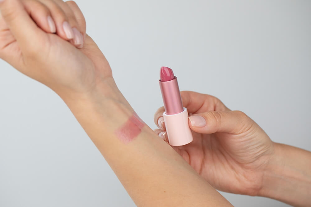 RVB LAB Make Up Volumising Lip Balm Intensywnie wypełniająca pomadka (nr 43) 3,7 g