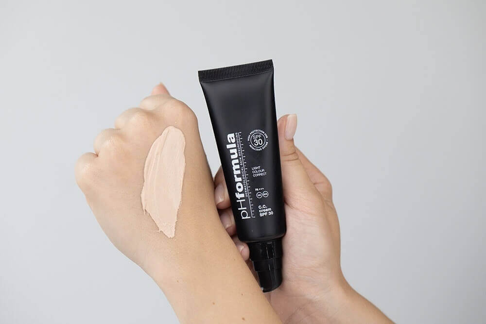 pHformula C.C. Cream SPF 30 PA+++ Krem barwiony ochronny z witaminą C (odcień Light) 50 ml