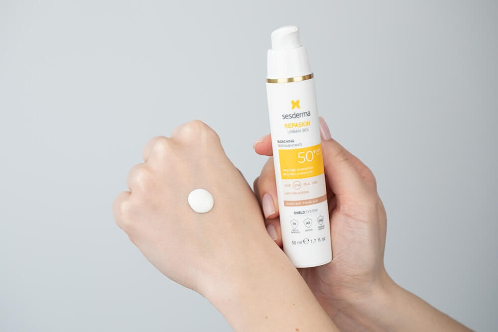 Sesderma Repaskin Urban 365 Depigmenting SPF 50+ Przeciwsłoneczny krem do twarzy z przebarwieniami 50 ml