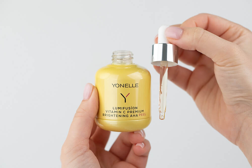 Yonelle Vitamin C Premium Brightening Aha Peel Rozjaśniający peeling do twarzy z witaminą C 50 ml