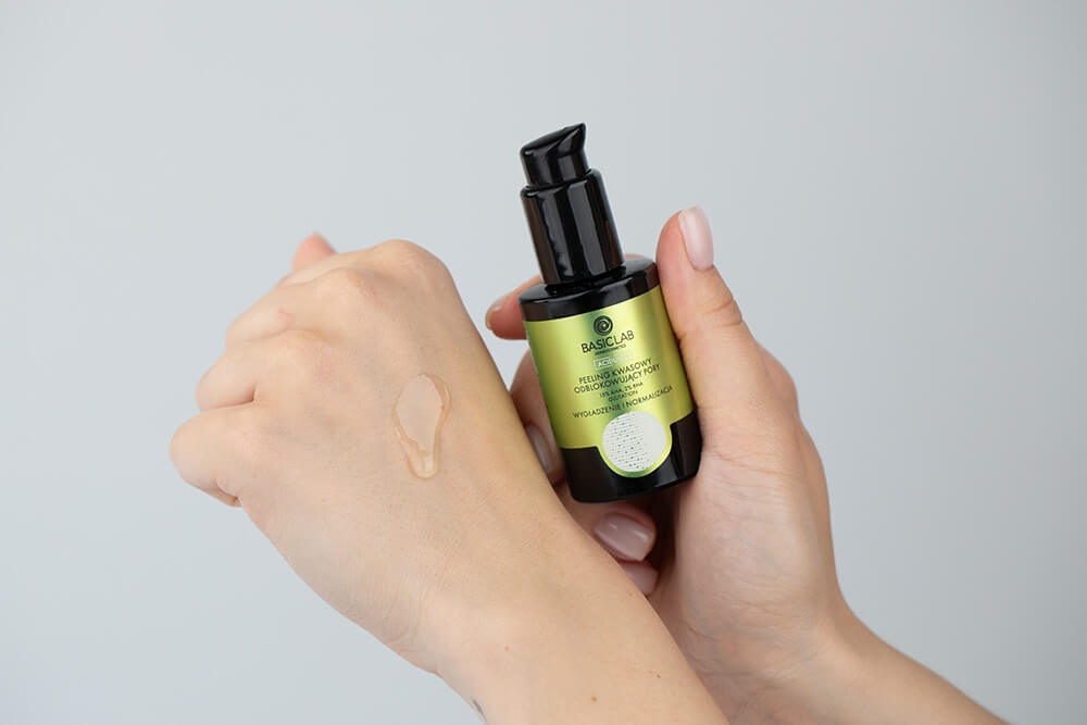 BasicLab Wygładzenie i Normalizacja Peeling kwasowy odblokowujący pory z 15% AHA i 2% BHA 30 ml