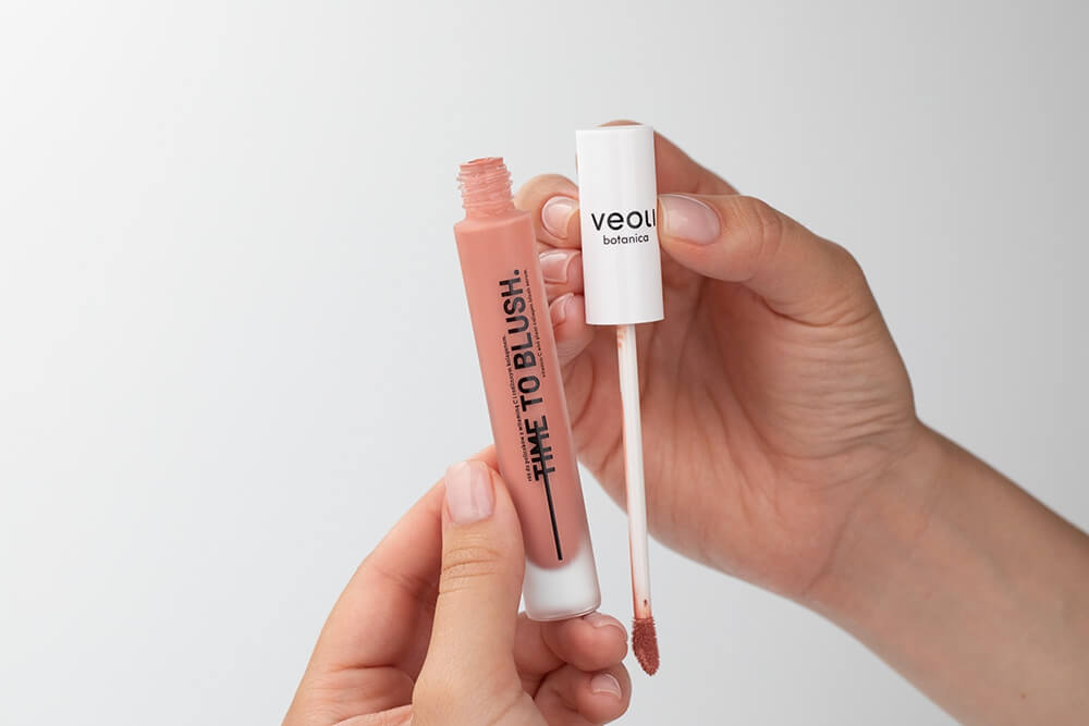 Veoli Botanica Time to Blush Kremowy róż do policzków z witaminą C i roślinnym kolagenem 10 ml