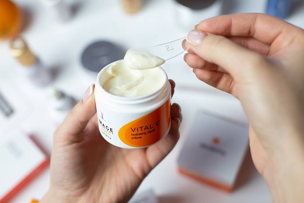 Image Skincare Vital C Hydrating Repair Creme Silnie odżywczy i wygładzający zmarszczki krem z 20% wit. A,C i E 56,7 g