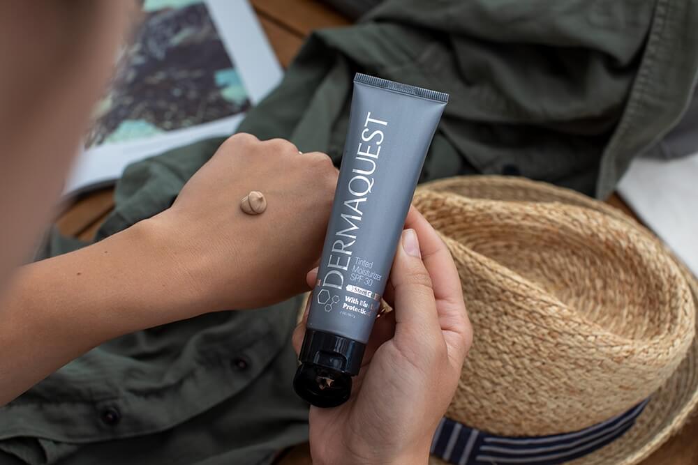 Dermaquest 3D Tinted Moisturizing Broad Spectrum SPF 30 Trójwymiarowy, ekskluzywny krem fotoprotekcyjny o pełnym spektrum ochrony 57 g