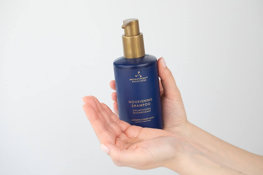 Aromatherapy Associates Nourishing Shampoo Odżywczy szampon 300 ml