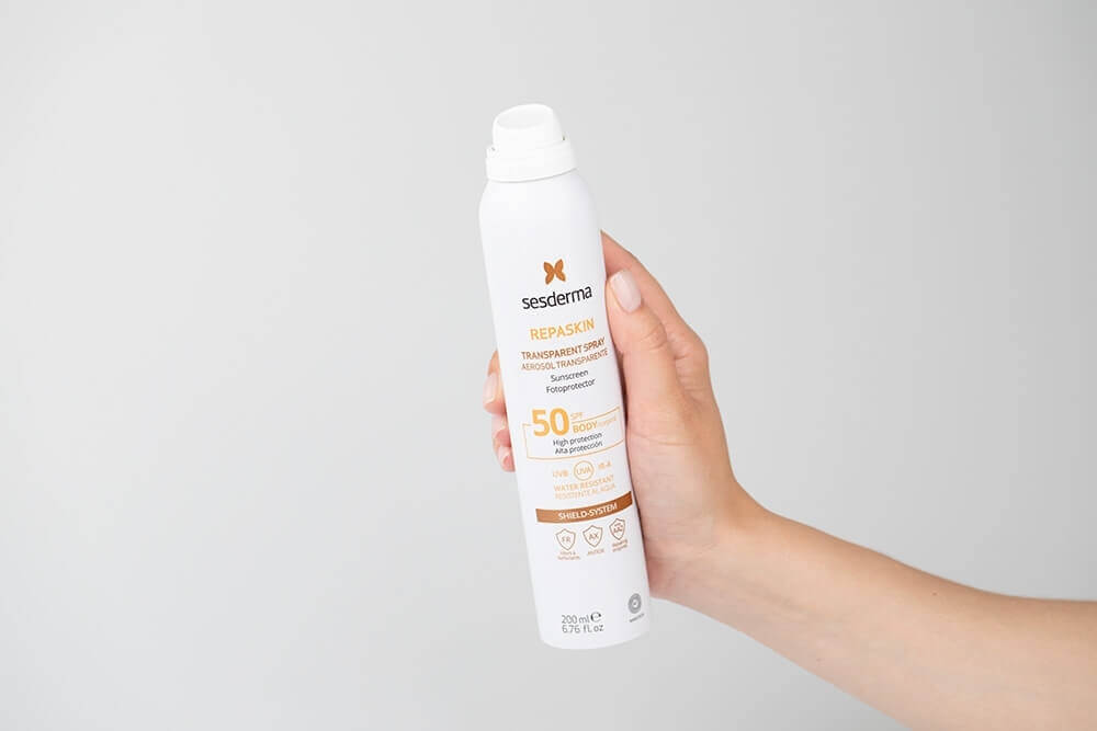 Sesderma Repaskin Transparent Spray Aerosol SPF 50 Spray przeciwsłoneczny do ciała 200 ml