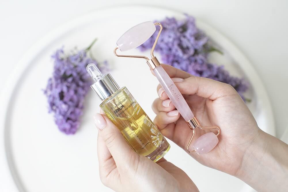 Senelle Roller Masażer do twarzy i ciała z kwarcu różowego 1 szt.Senelle Revitalizing Anti Aging Serum Rewitalizujące serum olejowe do twarzy 30 ml