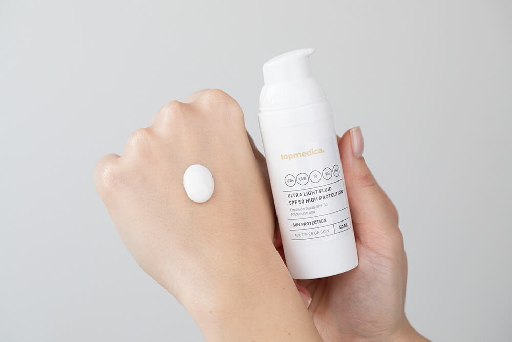 topmedica Ultra Light Fluid SPF 50 High Protection Ultralekki fluid chroniący przed promieniowaniem UVA, UVB, IR, HEV 50 ml