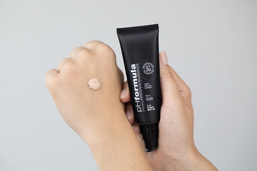 pHformula C.C. Cream SPF 30 PA+++ Krem barwiony ochronny z witaminą C (odcień Light) 50 ml