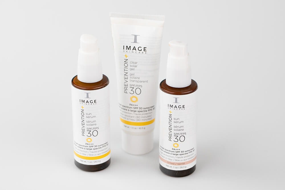 Image Skincare Sun Serum SPF 30 Serum ochronne z satynowym wykończeniem 28,3 gImage Skincare Sun Serum Tinted SPF 30 Serum ochronne z makijażowym, satynowym wykończeniem 28,3 gImage Skincare Clear Solar Gel SPF 30 Żel ochronny, z matującym wykończeniem 42,5 g
