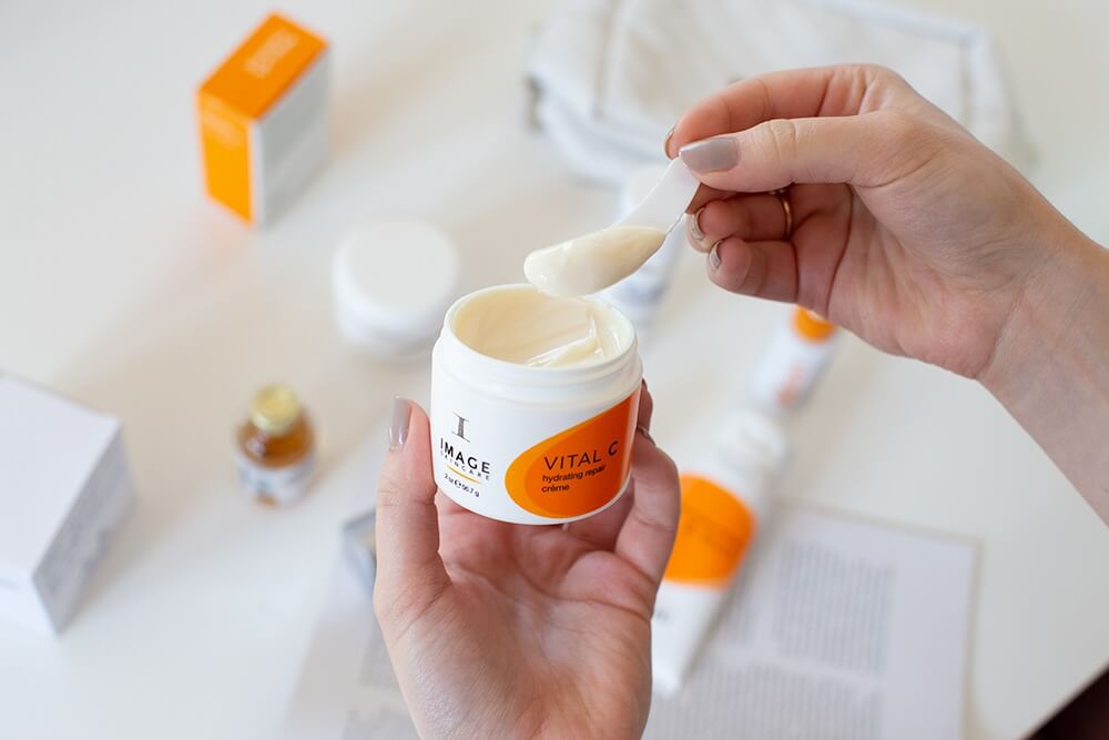 Image Skincare Vital C Hydrating Repair Creme Silnie odżywczy i wygładzający zmarszczki krem z 20% wit. A,C i E 56,7 g