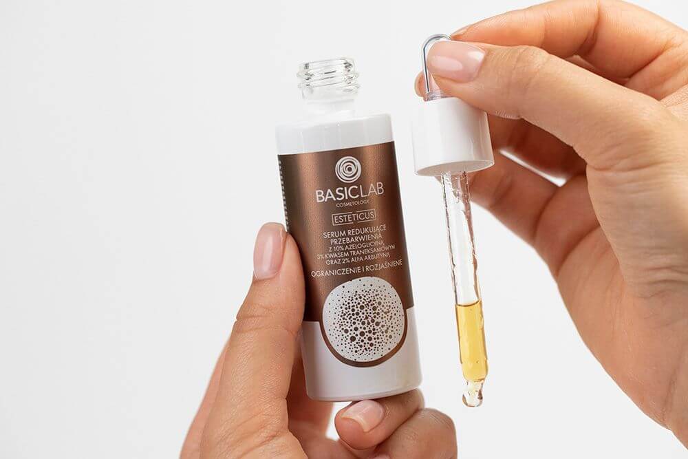 BasicLab Ograniczenie i Rozjaśnienie Serum redukujące przebarwienia 30 ml