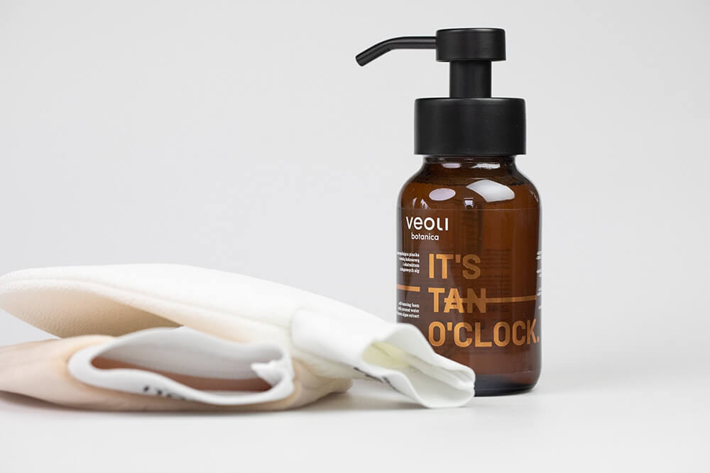 Veoli Botanica It’s Tan O’Clock + I gLove Tan ZESTAW Samoopalająca pianka z wodą kokosową i ekstraktem z brązowych alg 240 ml + Rękawica do aplikacji produktów brązujących 1 sztVeoli Botanica It’s Tan O’Clock Samoopalająca pianka z wodą kokosową i ekstraktem z brązowych alg 240 mlVeoli Botanica I gLove Tan Rękawica do aplikacji produktów brązujących 1 szt