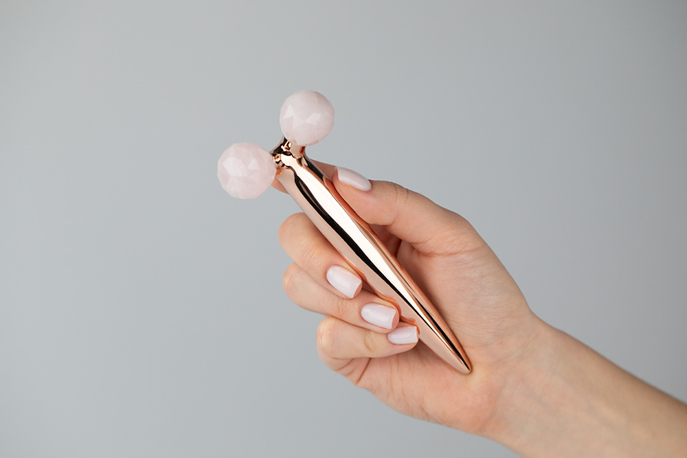 Easy Livin 3D Lift Beauty Roller Roller z metalową rączką i dwoma głowicami 1 szt