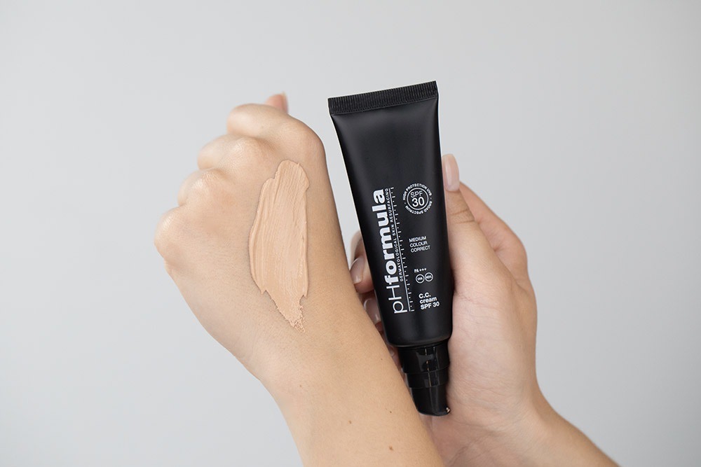 pHformula C.C. Cream SPF 30 PA+++ Krem barwiony ochronny z witaminą C (odcień Medium) 50 ml