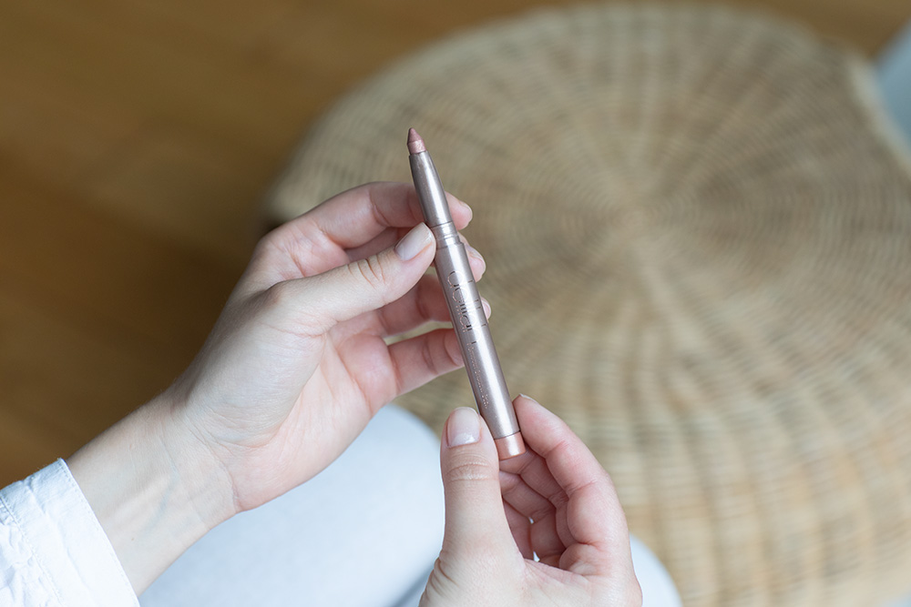 Delilah Smooth Shadow Stick Cień do powiek w sztyfcie (kolor Copper Beech) 1,4 g