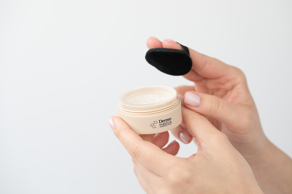Dermomedica Loose Powder Skin Perfector Satynowy puder wygładzająco-utrwalający 6 g