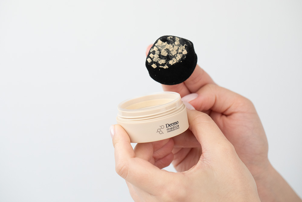 Dermomedica Loose Powder Skin Perfector Satynowy puder wygładzająco-utrwalający 6 g