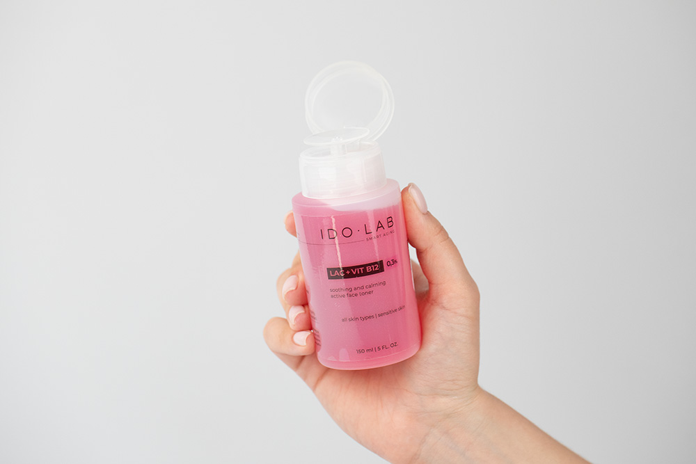 Ido Lab LAC + VIT B12 Ultra Hydrating Active Face Toner Łagodzący podrażnienia tonik dla cery wrażliwej 150 ml