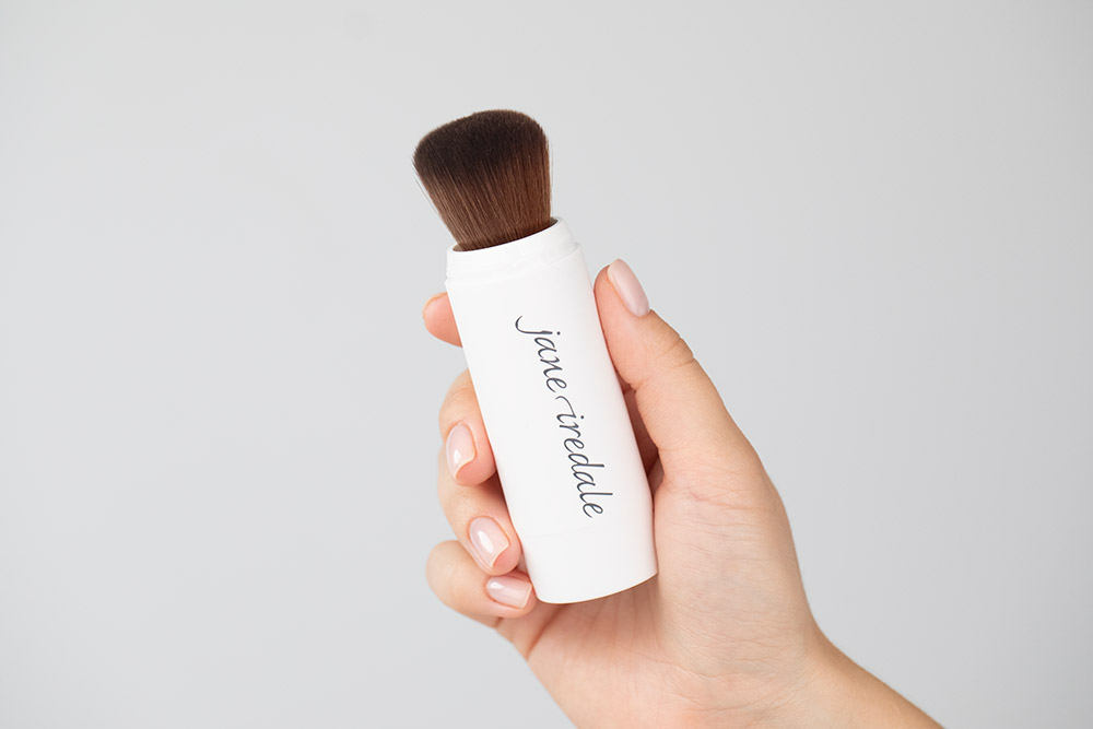 Jane Iredale Amazing Base Brush SPF 20 Sypki puder mineralny z pędzlem (kolor Warm Silk) 5 g