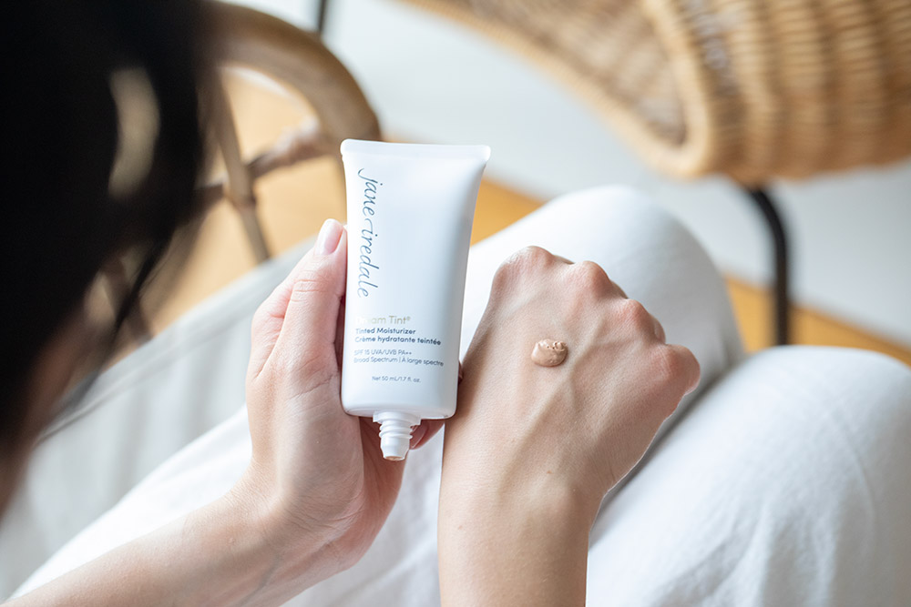 Jane Iredale Dream Tint Tinted Moisturizer SPF 15 Mineralny krem nawilżająco-koloryzujący CC 50 ml (kolor Medium Dark)