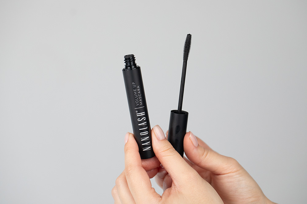 Nanolash Volume Up Mascara Tusz pogrubiający rzęsy (czarny) 10 ml