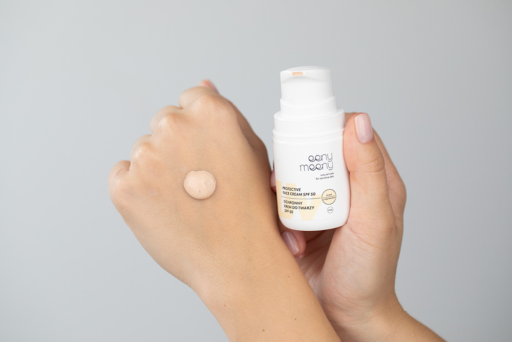 Eeny meeny Ochronny Krem Do Twarzy UVA UVB SPF 50 with Pigment Chroni, nawilża, wyrównuje koloryt skóry 50 ml