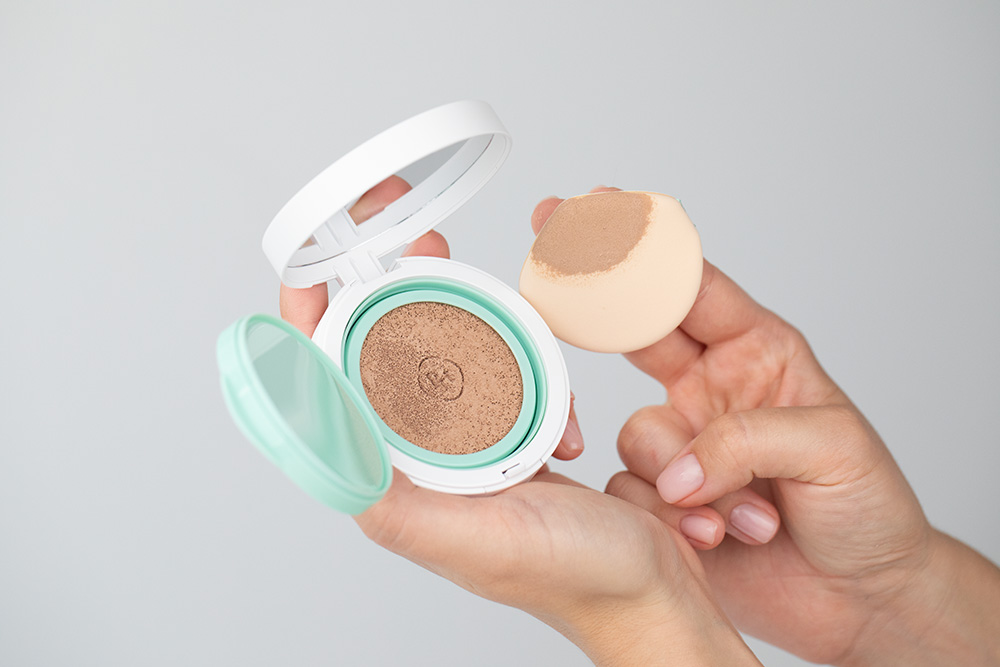 Purito Seoul Wonder Releaf Centella BB Cushion Kompaktowy regenerujący krem BB (kolor 21 Light Beige) 2x 15 g