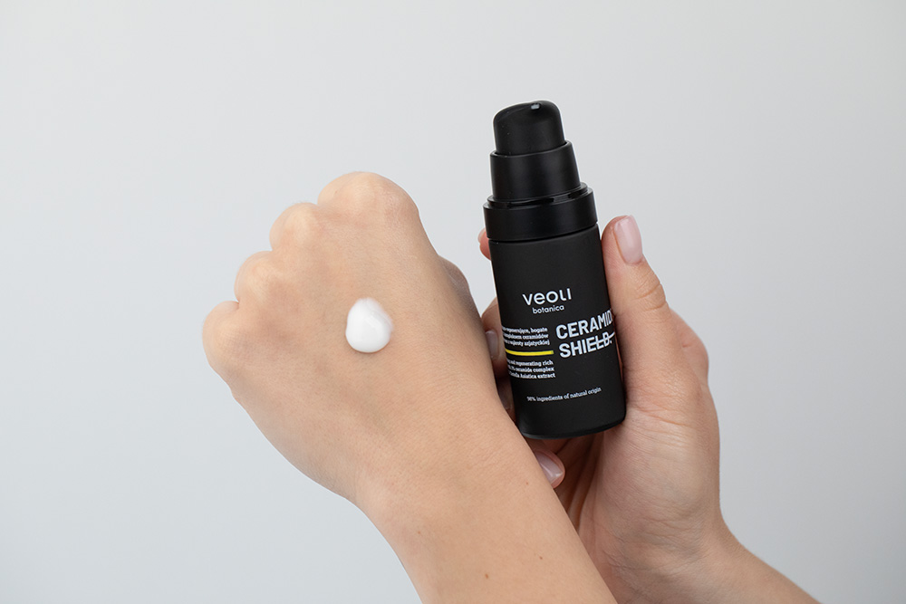 Veoli Botanica Ceramide Shield Nawilżająco-regenerujące serum w bogatej odsłonie 30 ml